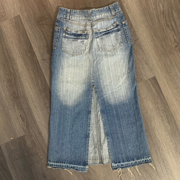 Y2K 2000’s Denim Maxi Skirt - Picture 8 of 10